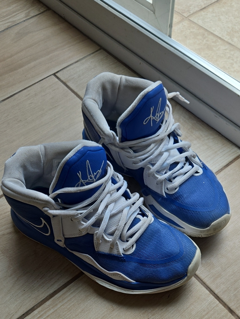 Nike Girl/Woman Volleyball Royal Blue and White High-Top Sneakers Size 8.5